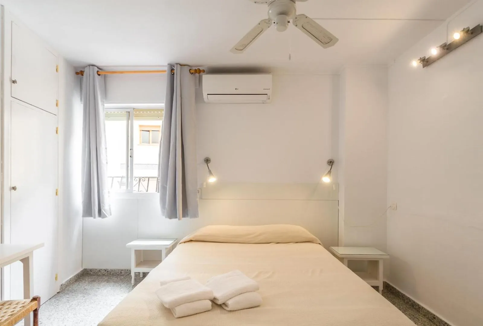 Hostal Altamar Almunecar 0*,