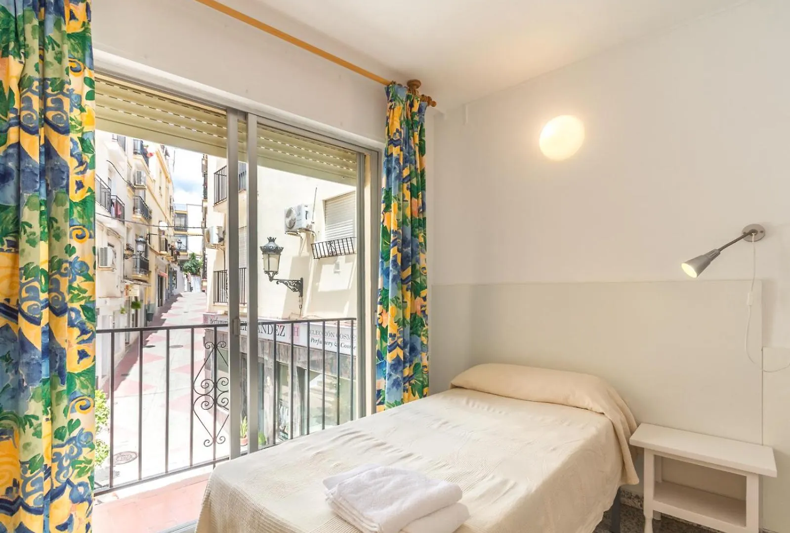 Hostal Altamar Almunecar 0*,