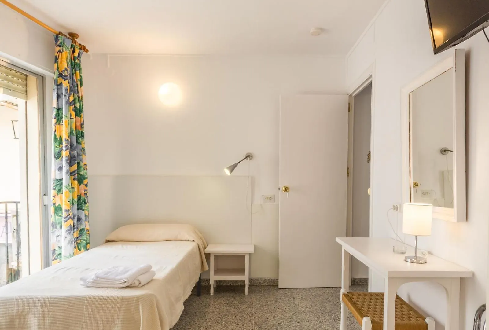 Guest house Hostal Altamar Almunecar