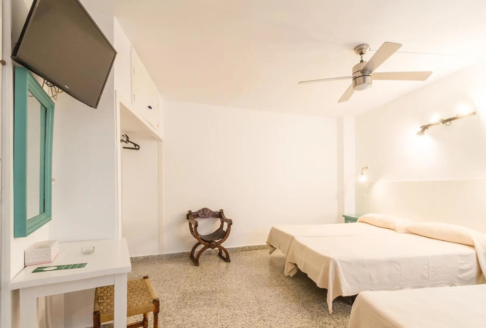 Guest house Hostal Altamar Almunecar