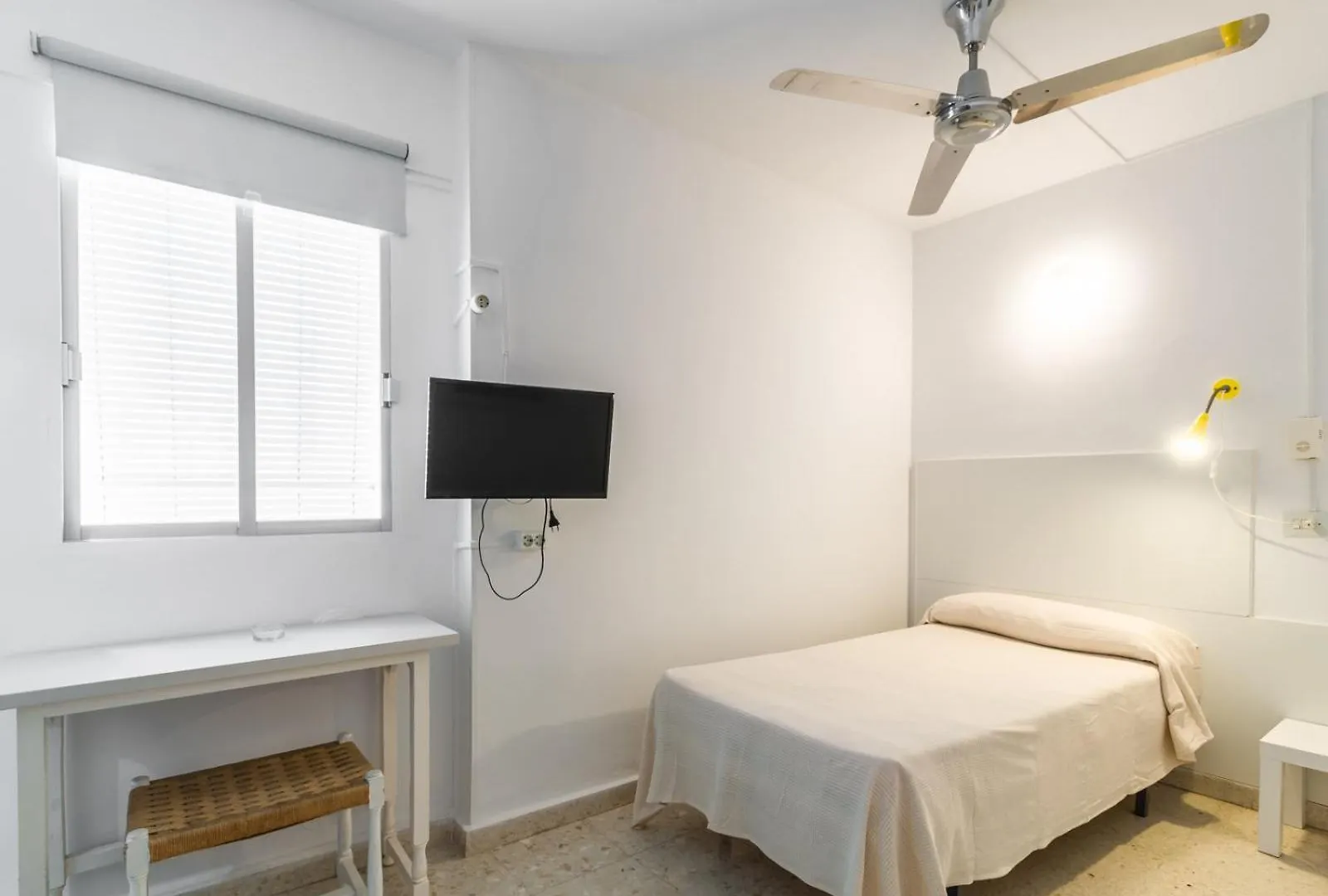 Hostal Altamar Almunecar Guest house