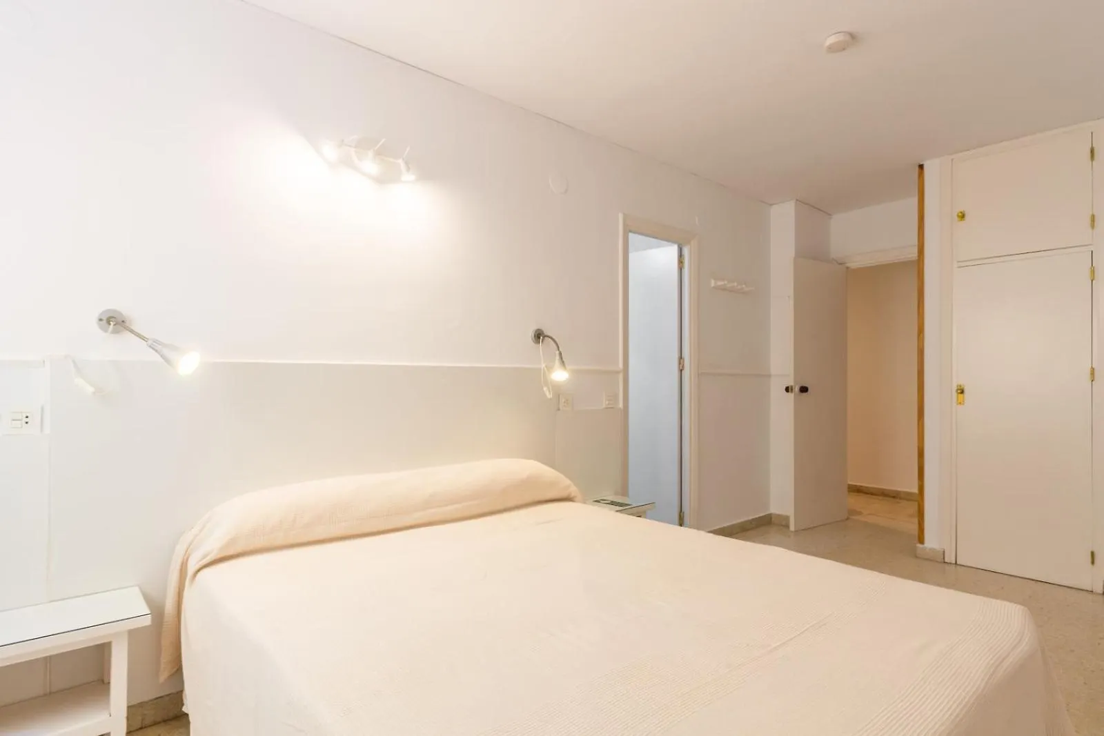Hostal Altamar Almunecar 0*,  Spain